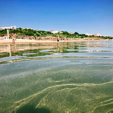 Rasarit La Mare アパート